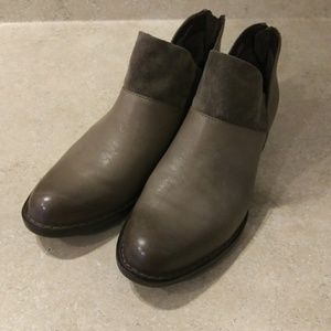 Born Sz 9 Leather Leather Ankle Boot